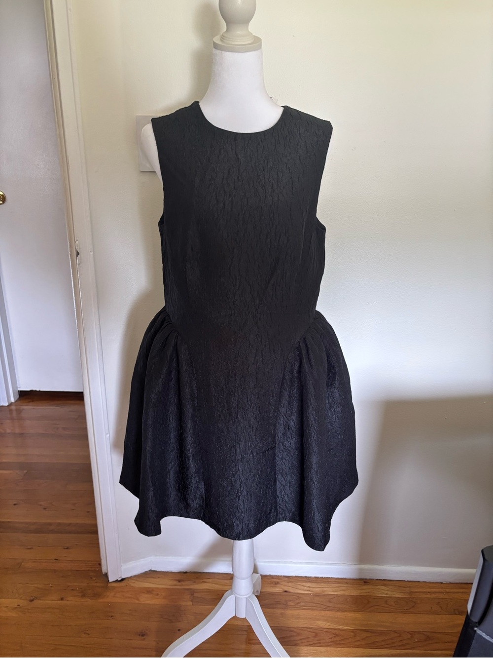H&M Black Textured Sleeveless Mini Dress